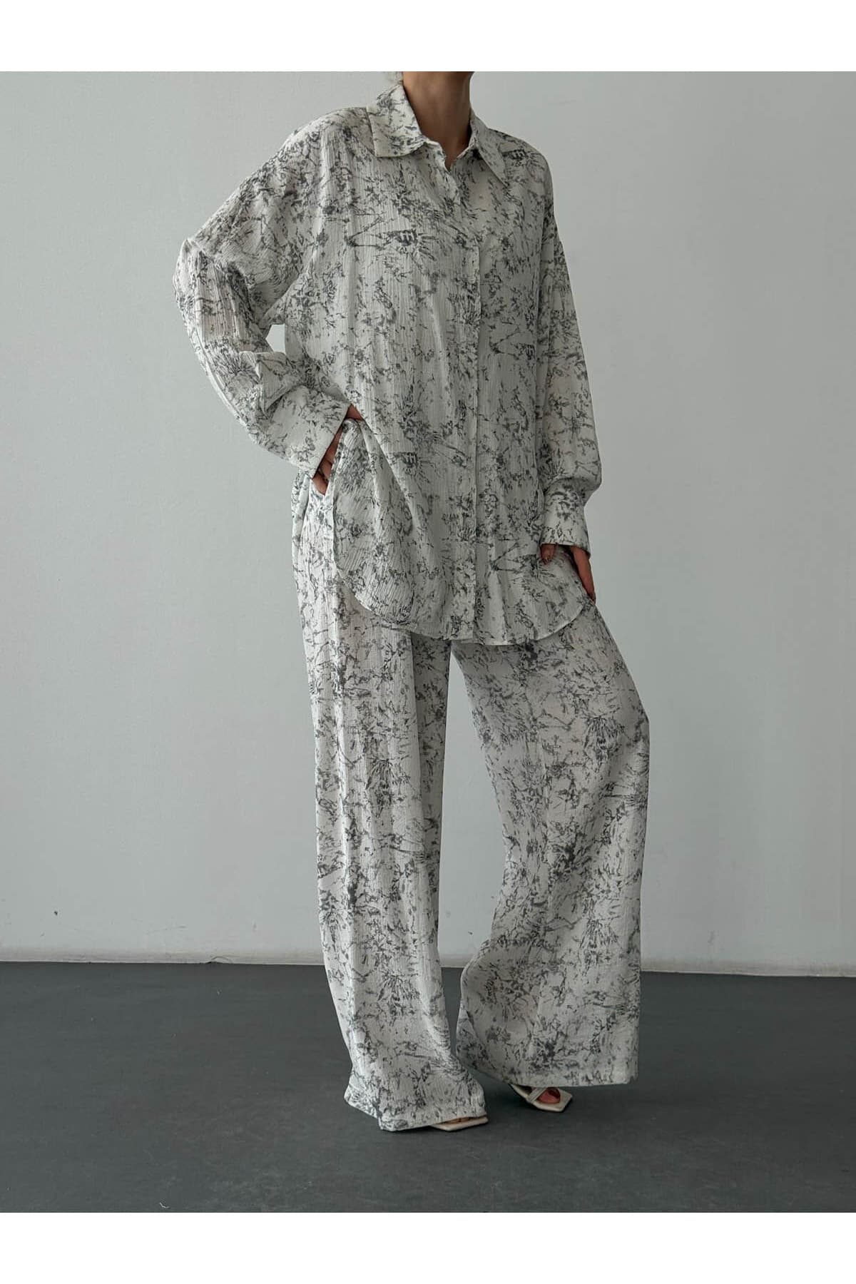 Batik Desenli Ekru Kadın Gömlek GML01755 ürün görseli 1